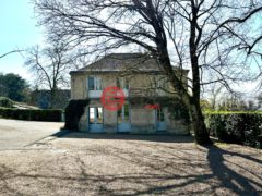 法国Centre-Val de LoireSaint-Cyr-sur-Loire的独栋别墅，编号77090218